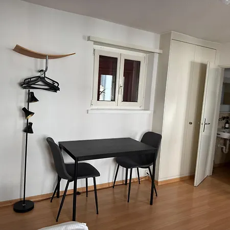 Comfortable In Great Location Apartamento