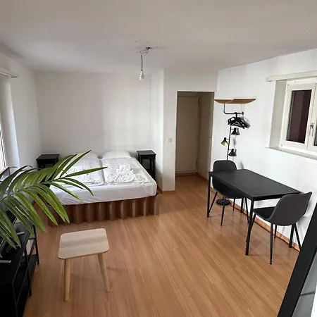 Comfortable In Great Location Апартаменты *